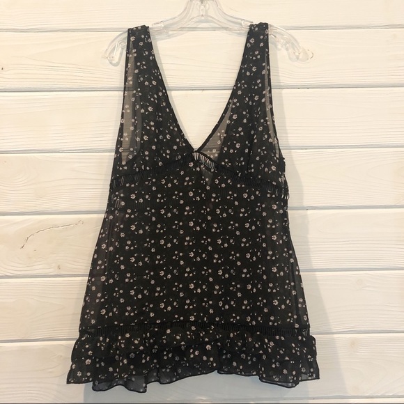 💕2 for $20 Macy's Hauty Sheer Floral V neck Top - Picture 1 of 7